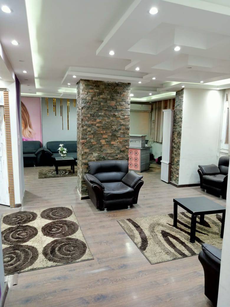 شقه اداري بسموحه 165م سموحه وشارع مصطفي كامل امام نادي سموحه